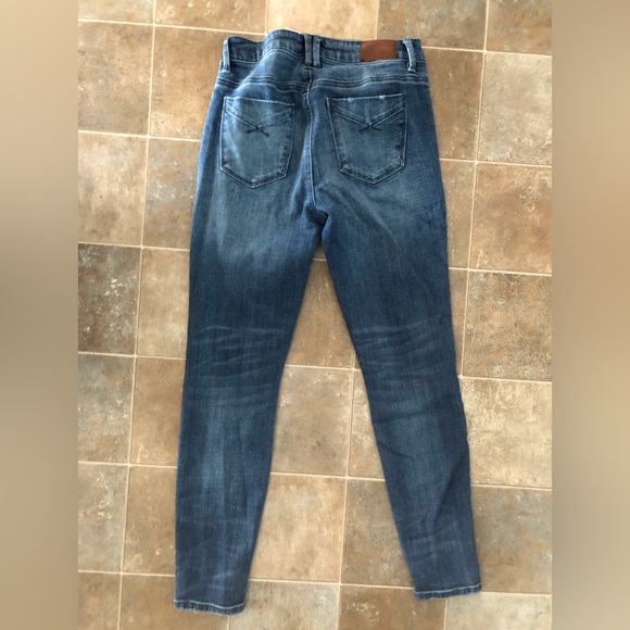 Unpublished Women’s Jeans - Picture 2 of 3